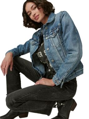Lucky Brand Women's tomboy denim trucker jacket